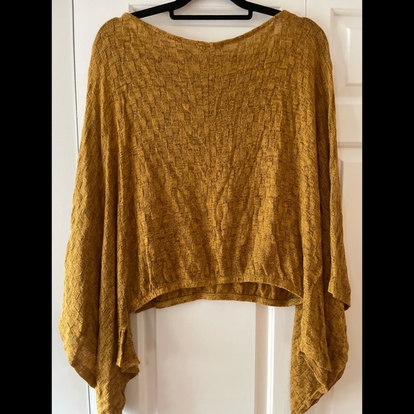 Statement Sleeve Sweater 🍂 | Size M - Picture 2 of 5